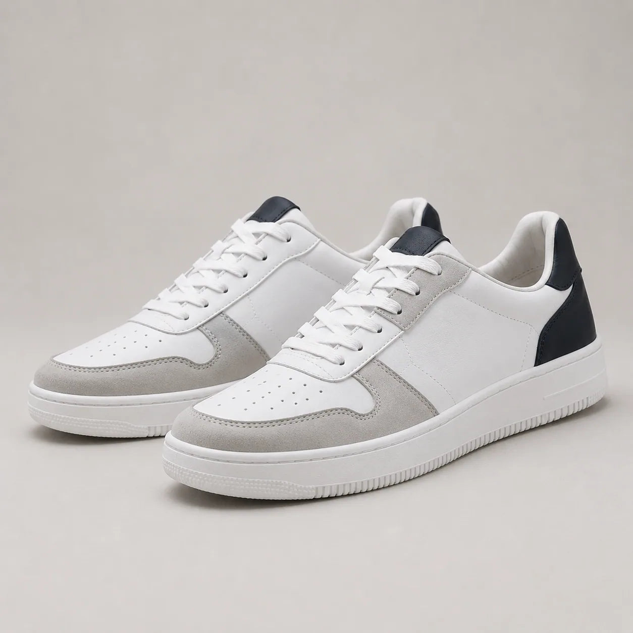 Nova Step Sneakers